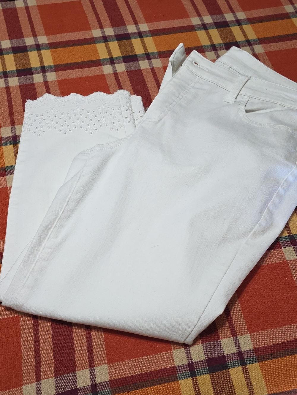 Talbots White Eyelet Hem Ankle Pants